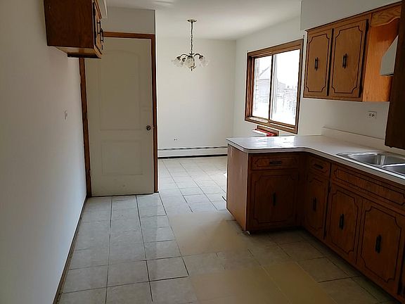 3rd image of 3007 W 41st St Floor 2