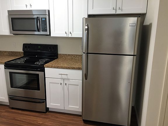 4th image of 616 S Market Ave #A