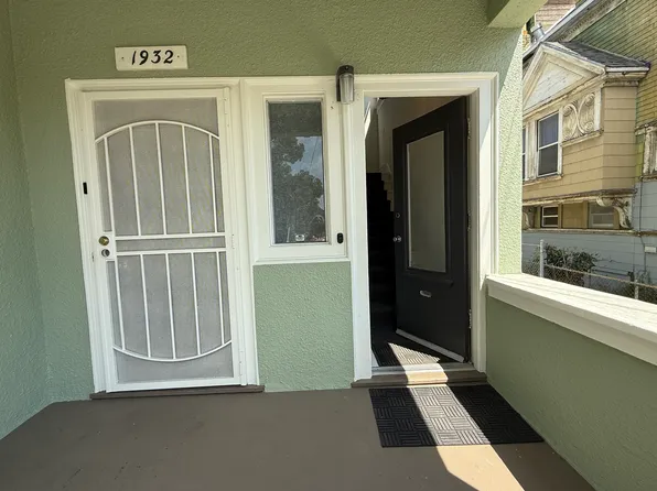 1932 Chestnut St, Oakland, CA 94607