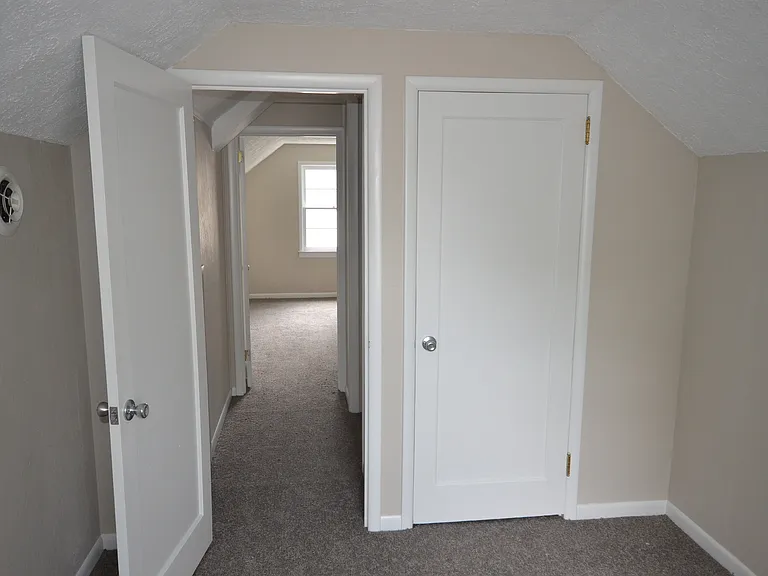 342 Jennings Ave — Photo 13