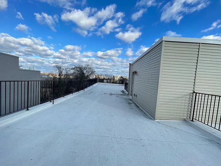 659 N 35th St #3 — Photo 10