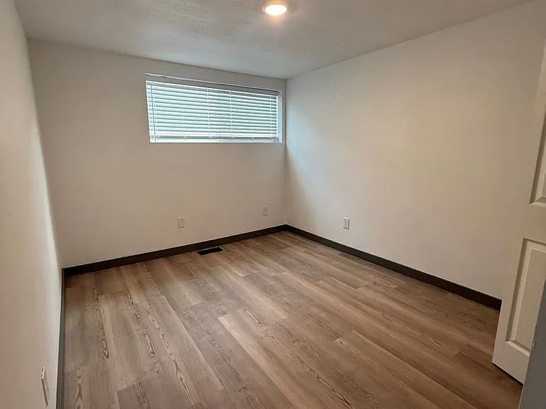 2551 S Main St — Photo 6