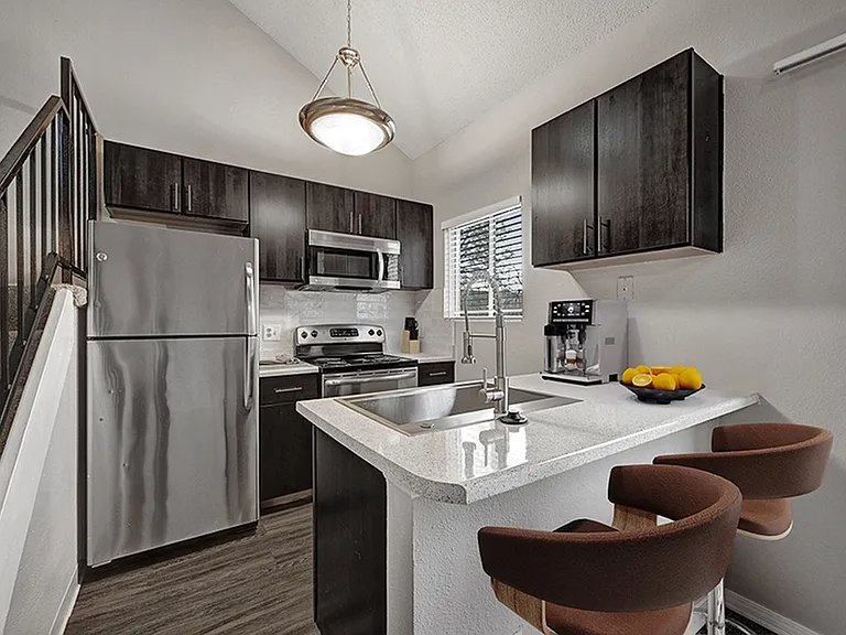Summit Riverside Apartments — Photo 28