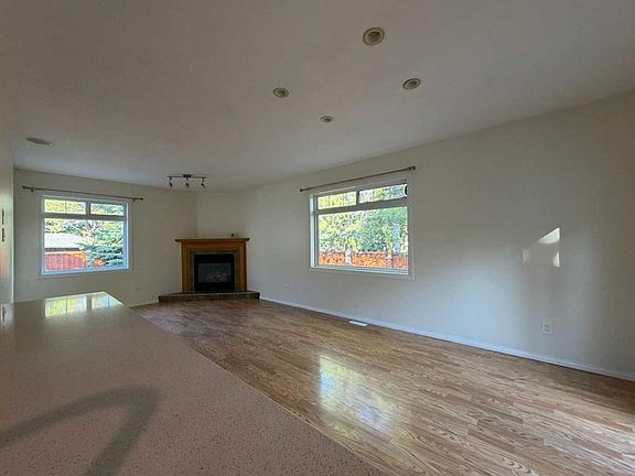 4th image of 10108 94th Ave