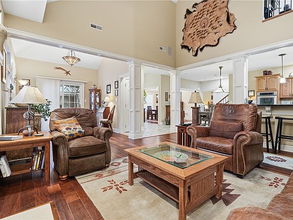 2nd image of 807 Cambridge Dr