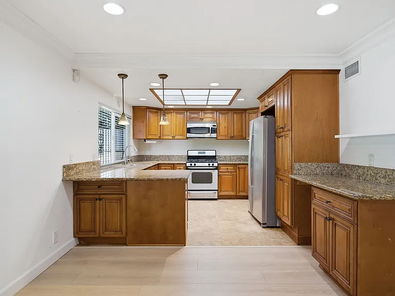 6999 Leilani Ln — Photo 7