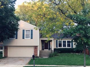 731 Primrose Ln, Schaumburg, IL 60194