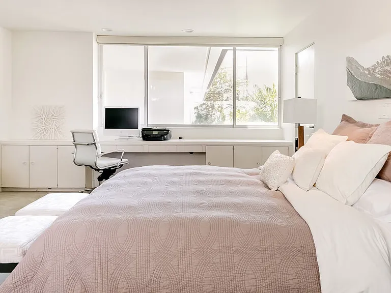 5470 Katherine Ave — Photo 30