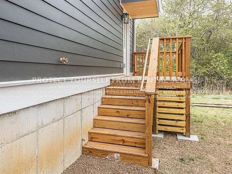 1047 S Laramie Hts — Photo 16