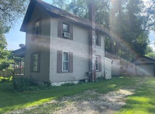 188 S East St, Freeport, MI 49325