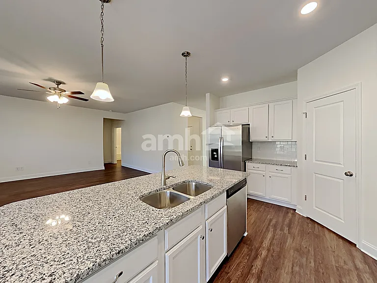 1130 Bentley Park Dr — Photo 4