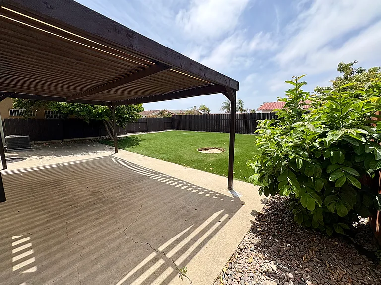 2035 Grove Ave — Photo 25
