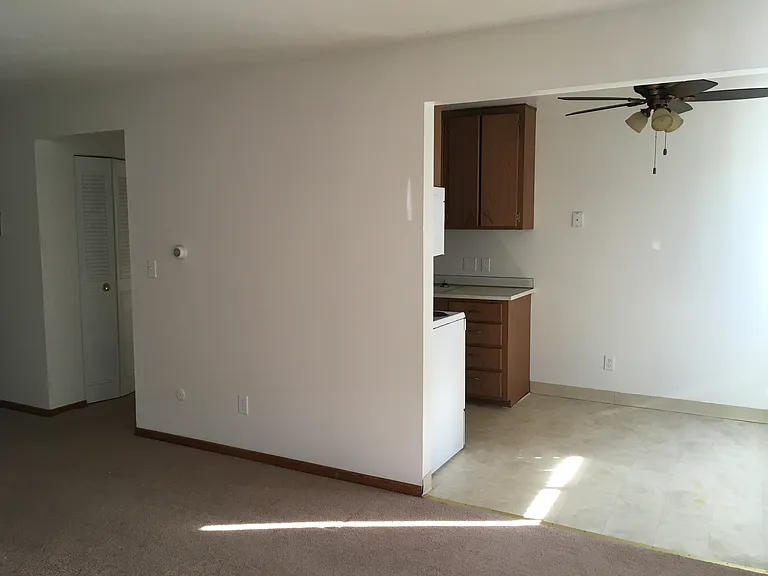 Sheraton Place Apartments — Photo 8