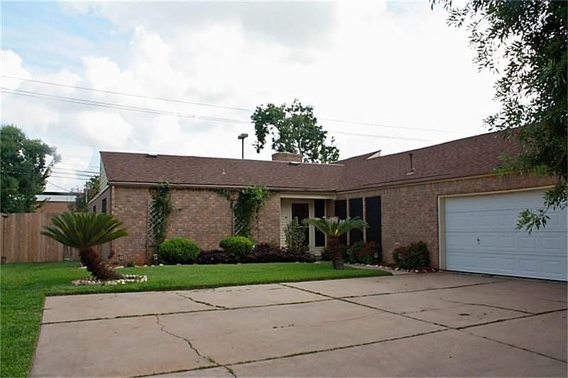 1st image of 719 Whitecap Dr