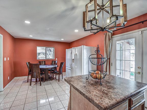 5th image of 428 E 10th Pl