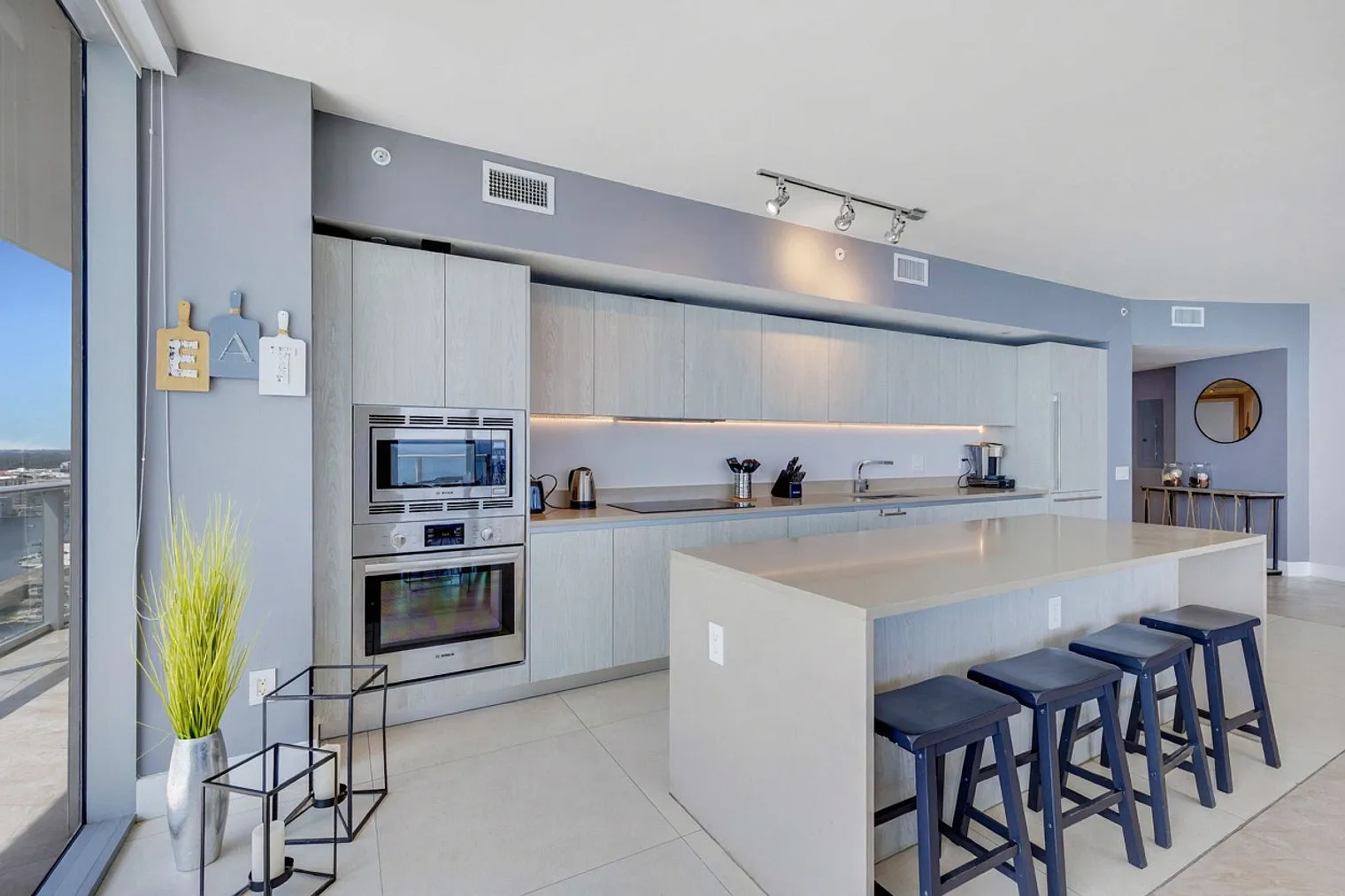3 bed, 3.0 bath, 1743 sqft, $16,656 — Photo 4