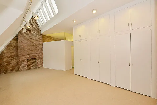 Rented by Aventana | media 50