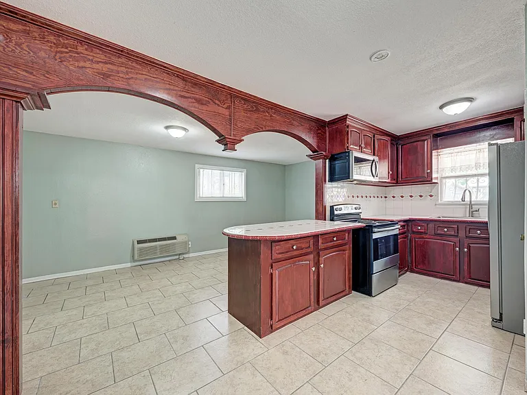 4701 Bandera Rd — Photo 11