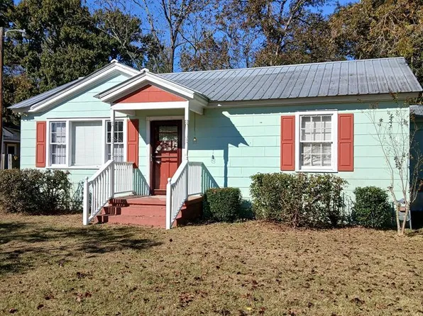 706 Virginia Ave, Glennville, GA 30427