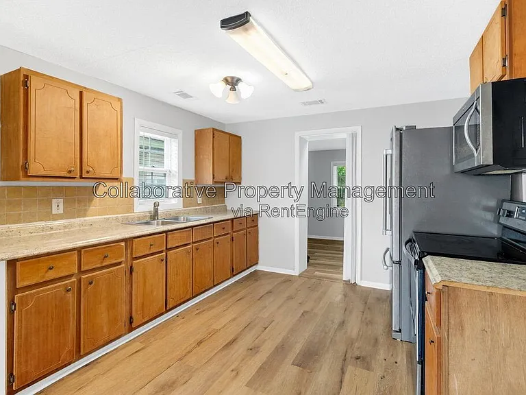 2025 Eppinger St — Photo 7