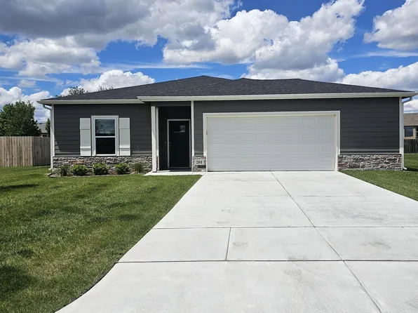 201 S Gatewood St, Valley Center, KS 67147