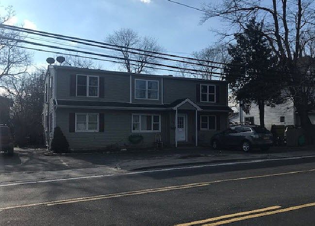 2nd image of 85 E Pulaski Rd