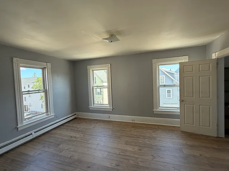 192 Green St #3 — Photo 7