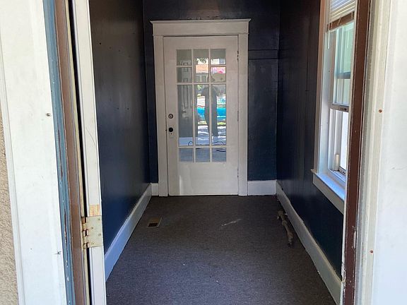 5th image of 181 Schenck St APT A