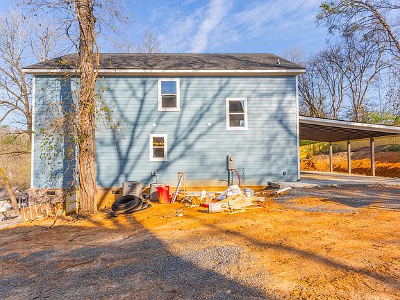 5th image of 168 Ppoole Ave