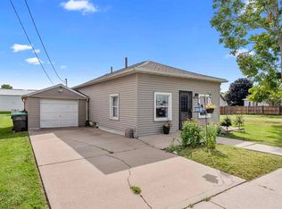 412 E 1st St, West Liberty, IA 52776