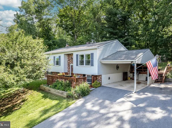2718 Aspen Dr, Hampstead, MD 21074