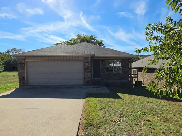 813 W 14th St, Russellville, AR 72801