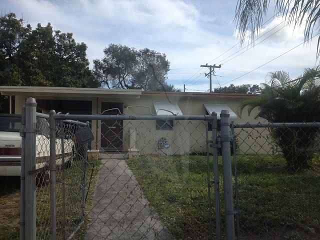 1st image of 1146 NW 9th Ter