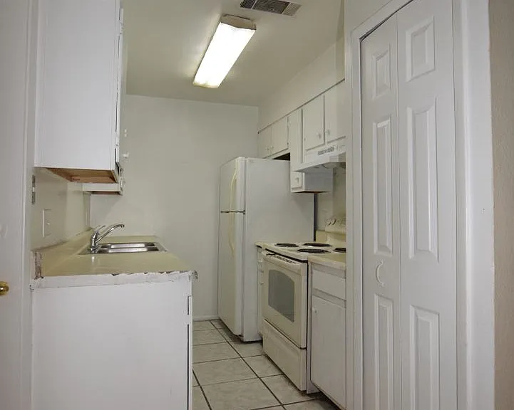 3115 Split Willow Dr — Photo 5