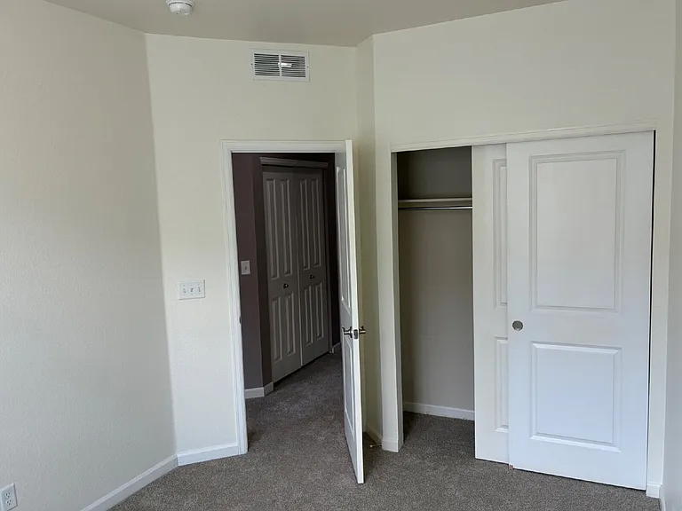 9077 E Phillips Ln — Photo 17