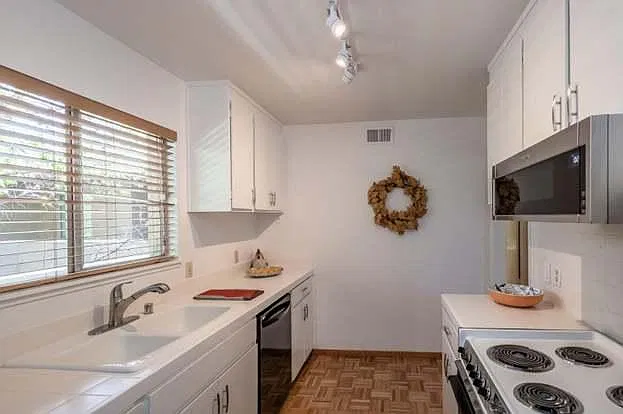 1 bed, 739 sqft, $3,450 — Photo 1