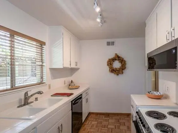 675 Sharon Park Dr APT 320, Menlo Park, CA 94025