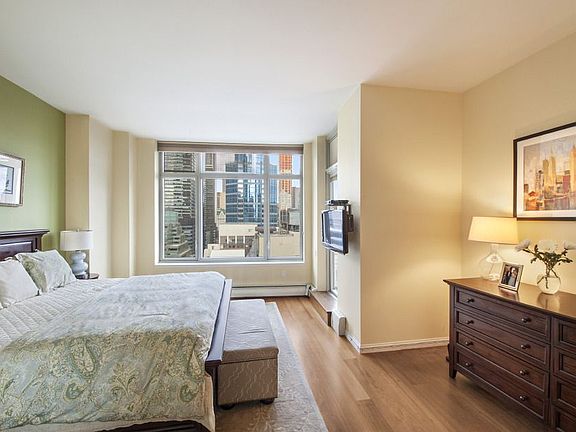 4th image of 205 E 59th St APT 18C