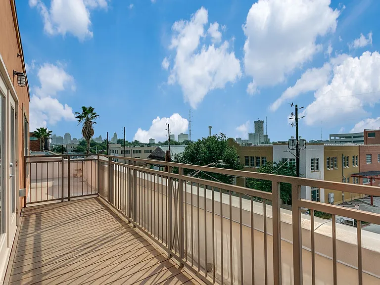 1401 S Flores St #300 — Photo 10