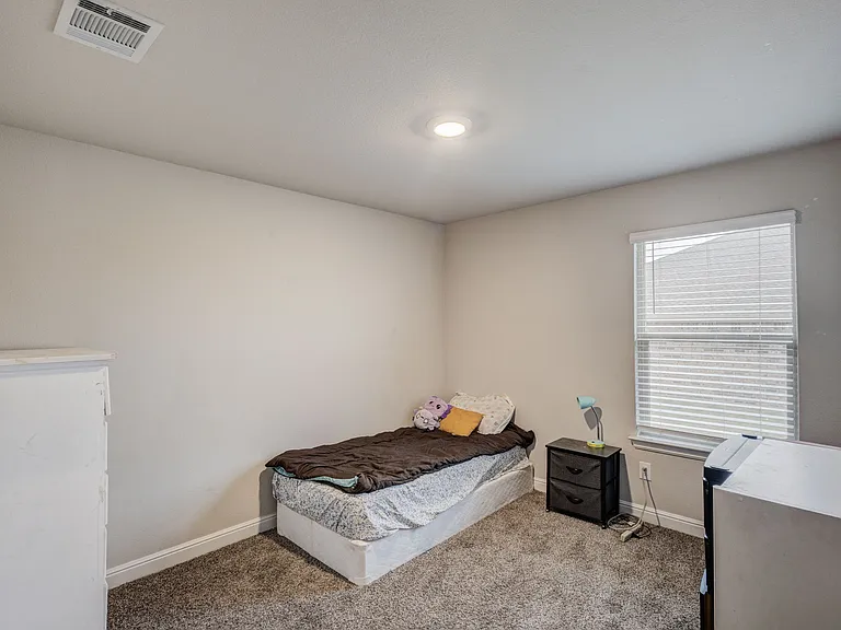 1221 Rolling Meadows Dr — Photo 22