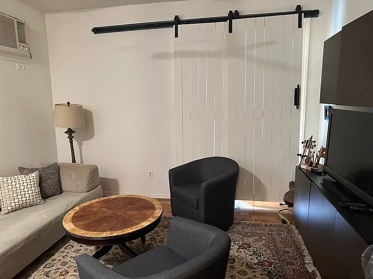 142 N 21st St #1R — Photo 10