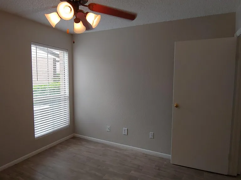 1500 Bay Area Blvd #R-195 — Photo 8