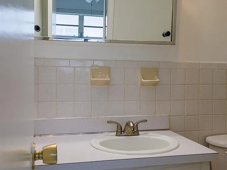 6211 SW 37th St #211 — Photo 14