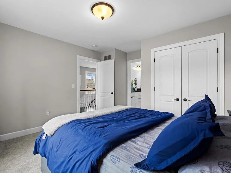 819 Irving Ave — Photo 20