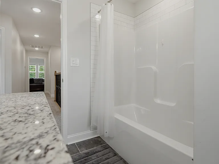 291 Burnside Dr — Photo 38