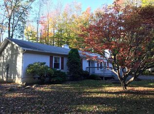 92 Bradley Rd, Tobyhanna, PA 18466