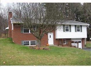 112 Parklane Dr, Slippery Rock, PA