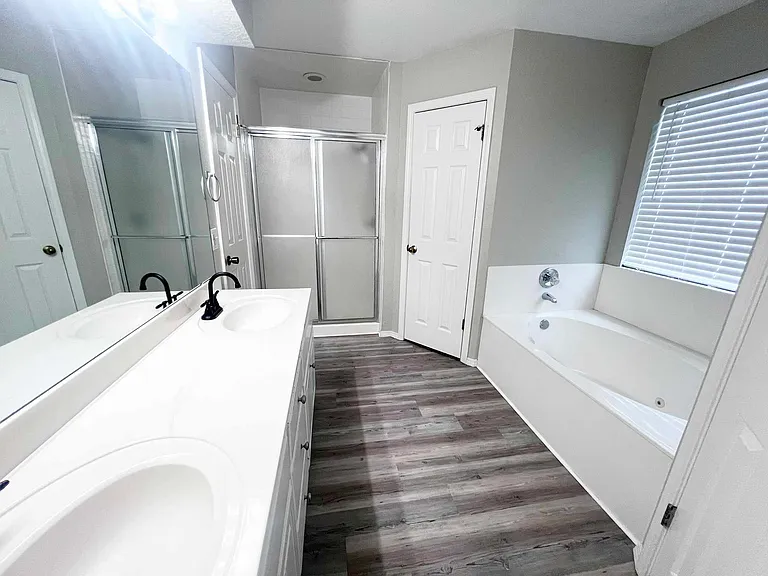 1717 Pinnacle Ln — Photo 12