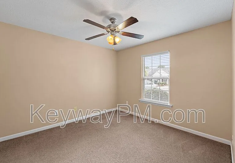 208 Satomi Way — Photo 14
