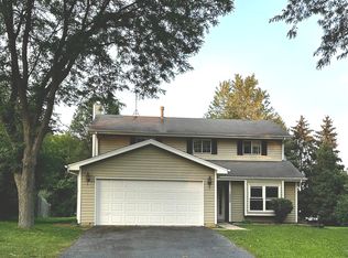 1253 Haverhill Cir, Naperville, IL 60563